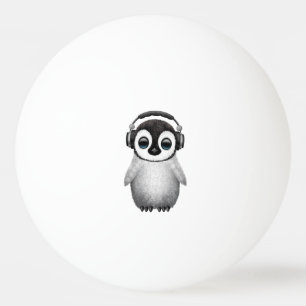 Tragende Kopfhörer niedlicher Babypenguin-DJ Tischtennisball