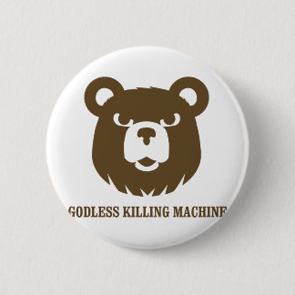 trägt lustiges T-Shirt des gottlosen Button