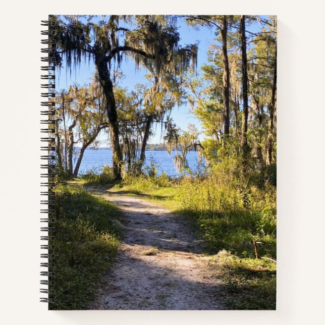 Trail By The River Spiralblock Notizbuch (Vorderseite)