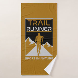 Trail Runner Sport in der Natur Badehandtuch