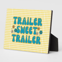 Trailer Sweet Trailer Gelb Harlequin Tabletop