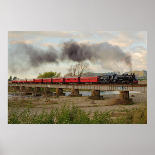 Train Crossing Otaki River Poster (Vorne)