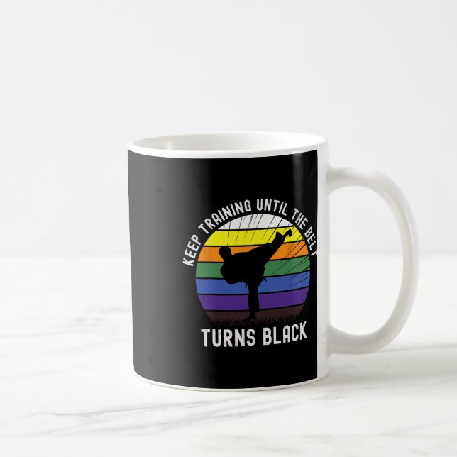Training behalten, bis der Gürtel schwarze Karate  Kaffeetasse (Rechts)