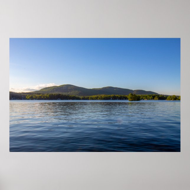 Tranquil Glen Lake in Upstate New York Poster (Vorne)
