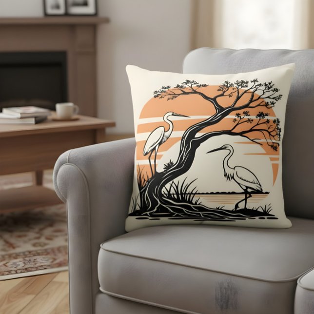 Tranquil Heron Retro Sunset Kissen (Von Creator hochgeladen)