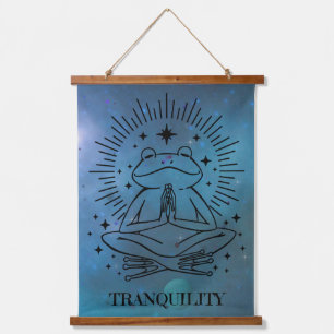 Tranquility Yoga Frogs Wandteppich Mit Holzrahmen