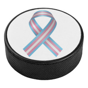 Trans-Band auf Hockey-Puck mit weißem Hintergrund Eishockey Puck