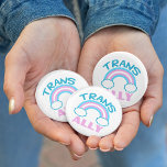 Transgender Ally Button<br><div class="desc">Ein hübscher transgender Regenbogen, der in den Farben der trans-pride Fahne Blau, Rosa und Weiß gehalten ist. Gutes Geschenk für Freunde oder Familie, die ihren Lieben den Übergang unterstützen.</div>