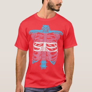 Transgender Flag Rib Käfig Skelett Halloween Que T-Shirt