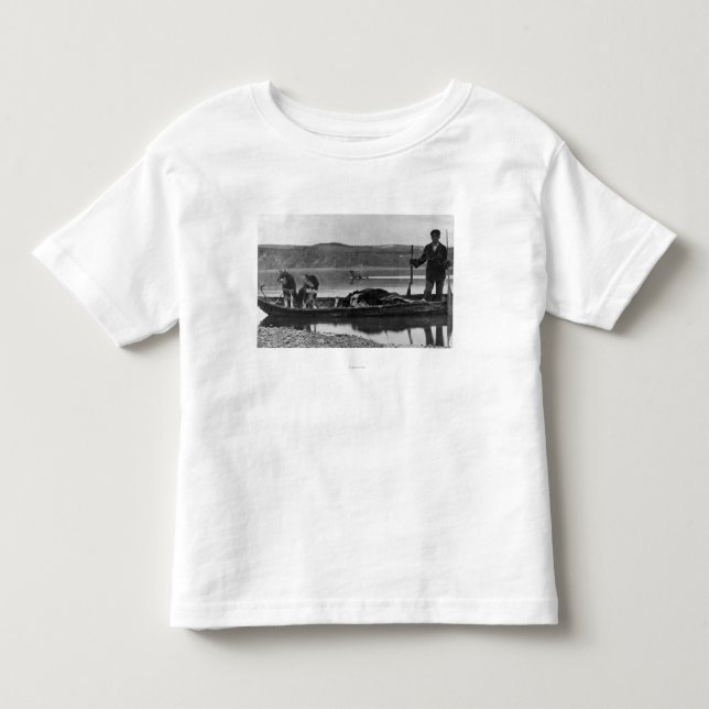 Trapper im Kanu mit Fellen und Hunden Alaska Kleinkind T-shirt (Vorderseite)