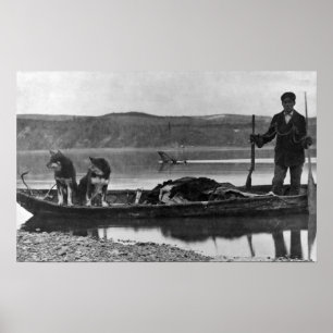 Trapper im Kanu mit Fellen und Hunden Alaska Poster