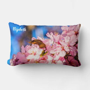 Traube rosa Kirschblüten, blauer Himmel Lendenkissen