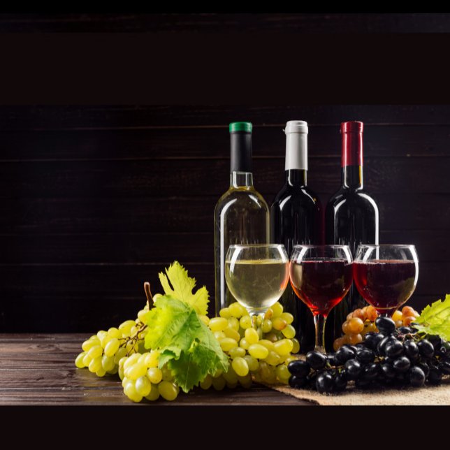 Trauben Weinetikett (“Where vineyard elegance meets timeless taste.”)