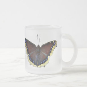 Trauernder Schmetterling in der Cloak - Nymphalis- Mattglastasse