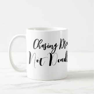 Träume zu hinterfragen, verzögert nicht die inspir kaffeetasse