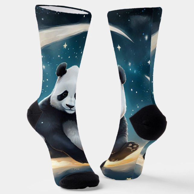 Träumen im Mondlicht: Pandas Celestial Serenade Socken (Gewinkelt)
