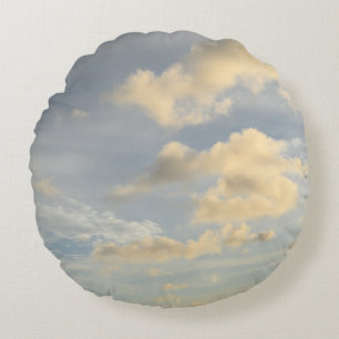 Träumerische karibische Wolken 2 Rundes Kissen
