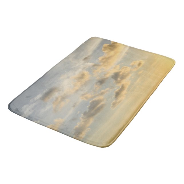 Träumerische karibische Wolken 4 Badematte (Schrägansicht)