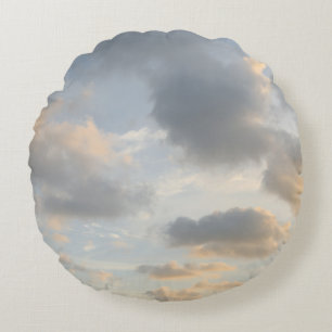 Träumerische karibische Wolken 9 Rundes Kissen