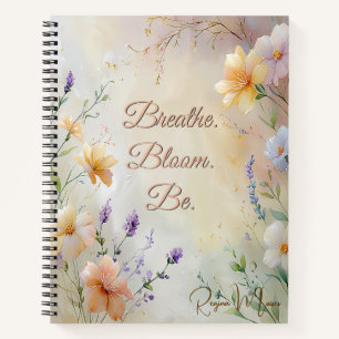 Träumerische Pastell-Blumen mit moderner eleganter Notizbuch