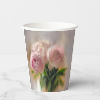 Träumerische rosa Pfingstrosen in weißer Vase Pappbecher