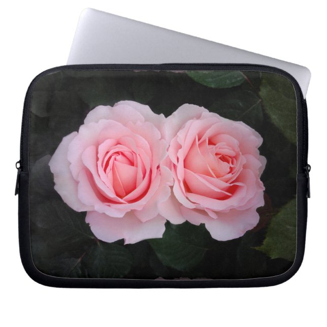 Träumerische Rosen-Neopren-Laptop-Hülsen Laptopschutzhülle (Vorderseite)