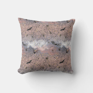 Traumhafte Halloween-Webszene Pink & Lila Gothic Kissen