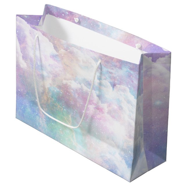 Traumhafte Wolken und Sterne Große Geschenktüte (Vorderseite Schrägansicht)