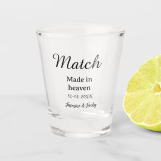 Traumhochzeit Name Datum einfache Kalligrafie Schnapsglas