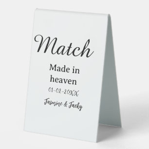 Traumhochzeit Name Datum einfache Kalligrafie Tischaufsteller