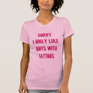 Traurig, mag ich nur Jungen mit Tätowierungen T-Shirt