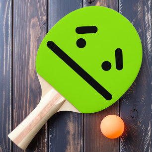 Trauriges leeres Gesicht grüner Ping-Pong-Schläger Tischtennis Schläger