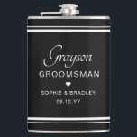 Trauzeuge Custom Personalisiert Wedding Party Flachmann<br><div class="desc">Trauzeuge Custom Personalisiert Name Wedding Party Flask zeigt den Namen des Trauzeugen mit den Namen des Brautpaares und das Hochzeitstermin mit einem kleinen Liebe Herz. Maßgeschneidert für den Trauzeuge. Designed by ©2024 Evco Studio www.zazzle.com/store/evcostudio</div>