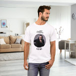 Trauzeuge Foto Bachelor Party T-Shirt<br><div class="desc">Personalisieren und fügen Sie ein Foto in den runden Rahmen ein. Einen Namen hinzufügen</div>