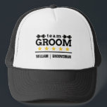 Trauzeuge für Teamraum Truckerkappe<br><div class="desc">Team Groom | TRAUZEUGE | Bachelor | Schwarz-weiß Hut Der Name und die Rolle des Teambummels können leicht mit den Namen Ihres Bräutigams personalisiert werden, z.B. Bräutigam, Trauzeuge, Trauzeuge, Vater des Bräutigams und andere. Ein stilvolles und modernes Design für einen Polterabend, eine Bachelor-Party oder einen Hochzeitsvormittag.</div>