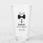 Trauzeuge Gastgeschenk Hochzeit Glass Tumbler<br><div class="desc">Dieser lustige Glasklatscher oder ein großes Bierglas ist als Geschenk oder Gutes für den Trauzeuge bei Ihrer Hochzeit konzipiert. Es zeigt ein Bild einer schwarzen Krawatte mit drei Tasten. Der Text lautet "Trauzeuge" und hat Platz für seinen Namen, die Namen des Paares und das Hochzeitstag. Eine tolle Ergänzung zu einer...</div>