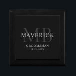 Trauzeugen gibt Monogram-Gastgeschenke Hochzeiten- Erinnerungskiste<br><div class="desc">Diese stilvolle mit Monogramm Trauzeuge-Geschenkboxen enthält die Namen, Initialen, Titel und Datum der Trauzeugen in einer trendigen, grau-minimalistischen Typografie. Fügen Sie einfach die Namen der Trauzeugen, deren Initialen, Titel und Datum in den Personalize-Bereich ein, um Ihre eigenen Gastgeschenke Hochzeiten zu erstellen. Obwohl hier als Trauzeuge Geschenkboxen, leicht anpassen Sie den...</div>