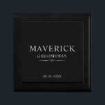 Trauzeugen verleiht Elegantes Hochzeitsslittschen  Erinnerungskiste<br><div class="desc">Diese stilvolle Trauzeuge schwarze Geschenkboxen zeigt den Namen, den Titel und das Datum der Trauzeugen in einer trendigen, hellgrauen minimalistischen Typografie. Fügen Sie einfach die Namen der Trauzeugen, ihren Titel und ihr Datum in den Personalize-Bereich ein, um Ihre eigenen Gastgeschenke Hochzeiten zu erstellen. Obwohl hier als Trauzeuge Geschenkboxen, leicht anpassen...</div>