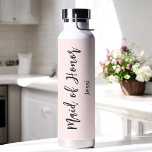 Trauzeugin Rosa Brautparty Trinkflasche<br><div class="desc">Trauzeugin Wasserflasche in Rosa für Hochzeit, Brautparty, Brautparty, Junggeselinnen-Abschied. Karo mehr Produkte mit diesem Design in der Kollektion unten.</div>