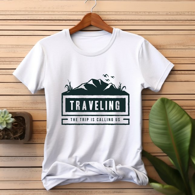 Traveling Trip appelle T-Shirt (Créateur téléchargé)