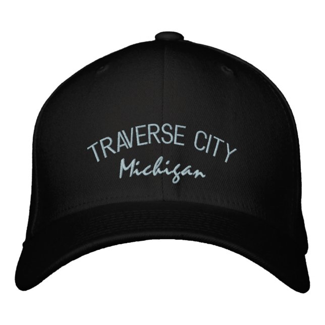 Traverse City Michigan bestickt Hat Bestickte Kappe (Vorderseite)