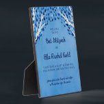 Tree of Life Stars Custom Bat Bar Mitzvah Sign Fotoplatte<br><div class="desc">Ein kleines Zeichen, um die Gäste zu einem Fledermausmitzvah, Bar mitzvah oder anderen jüdischen Feiern zu empfangen! Handgemachte Kunst für Sie! Vollständig anpassbar! Klicken Sie auf "Personalisieren" oben, um den Text zu bearbeiten. Klicken Sie auf "Bearbeiten mit dem Designwerkzeug", um die Schriftart, Farben und Einstellungen anzupassen und um Text hinzuzufügen,...</div>