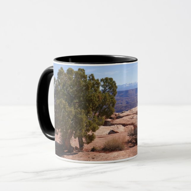 Tree Out of Red Rocks II at Canyonlands Tasse (Vorderseite Links)