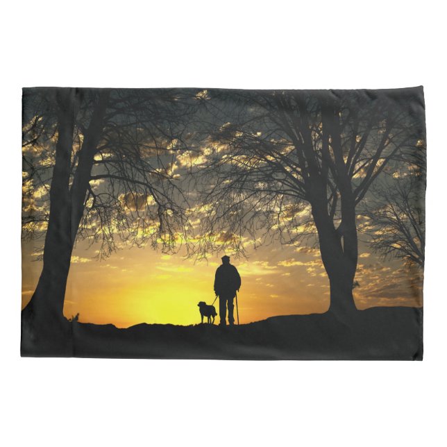 Tree Silhouette von Mann und Hund bei Sonnenunterg Kissenbezug (Rückseite)