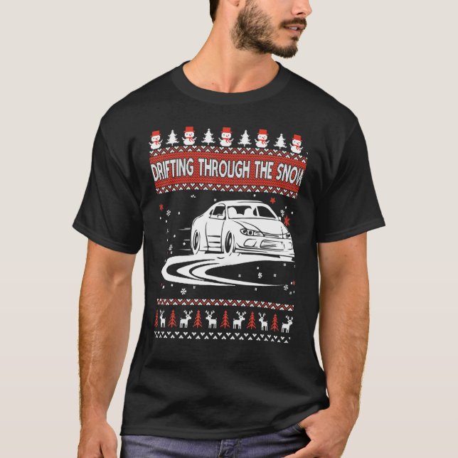 Treiben durch den schneebedeckten Weihnachtskraut  T-Shirt (Vorderseite)