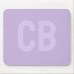 Trend Color Soft Violet Mousepad<br><div class="desc">Die trendige Frühlingsfarbe: Weiche Violette. Modernes und stilvolles Mousepad mit individuell anpassbarem Monogramm aus zwei Buchstaben in einem minimalistischen Schriftart. Das schlichte und saubere Design in einer soliden Farbe bietet einen zeitlosen und klassischen Anklang. Entdecken Sie unsere Frühlingsfarben für weitere Produkte in der gleichen Farbe oder entdecken Sie andere stilvolle...</div>