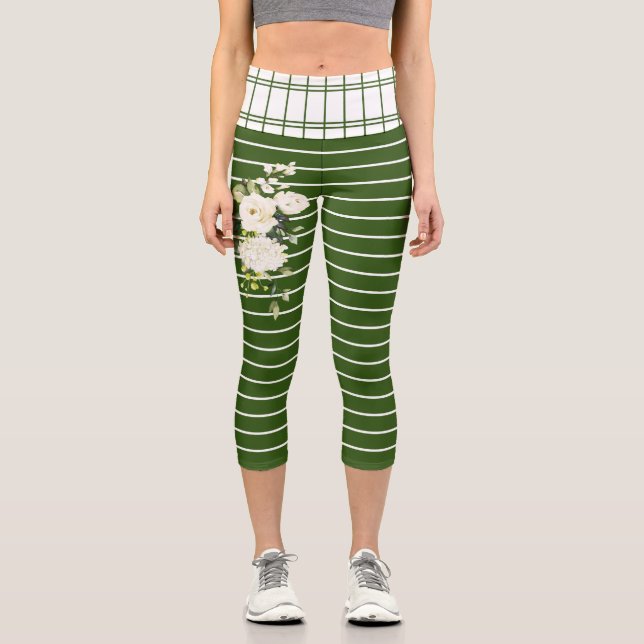 Trendgrüne Streifen mit weißem Blumenmuster Capri Leggings (Vorderseite)