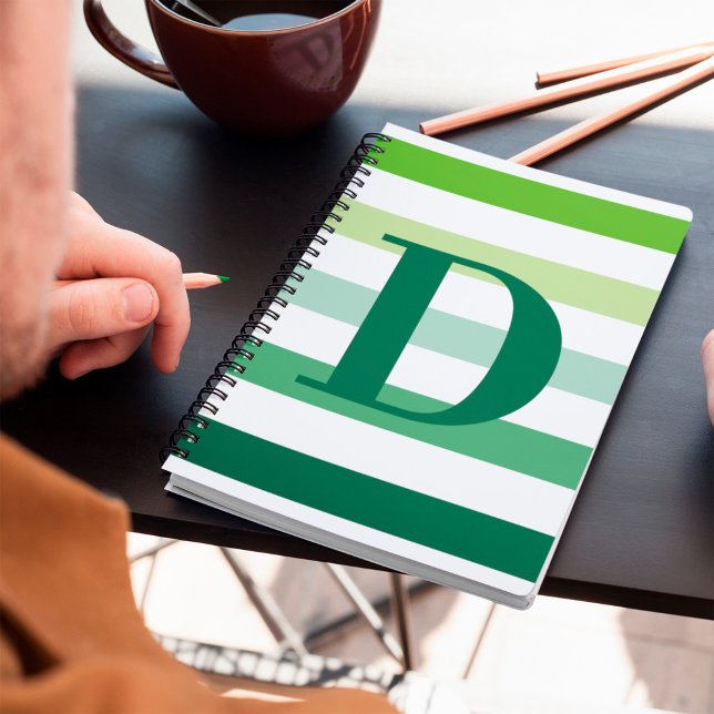 Trendgrüne Streifen Monogramm Notizblock (Von Creator hochgeladen)
