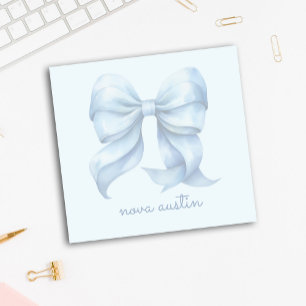 Trendige blaue Schleife personalisiert mit Namensm Post-it Klebezettel