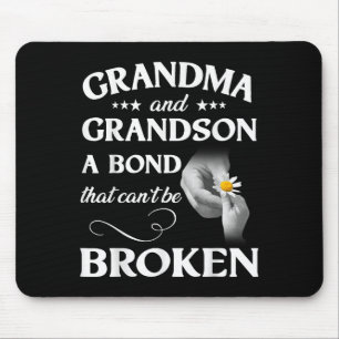 Trendige Färbung Oma und Enkel Eine Bindung, die C Mousepad